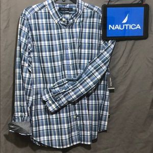Men’s standard long sleeve button down
